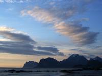 Wolkenstimmung über den Bergen - Lofoten